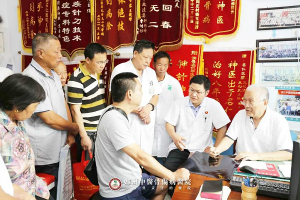 媒体关注 |“关爱骨病 健康中国行”安阳市滑县名仁中医院义诊活动受到媒体称赞