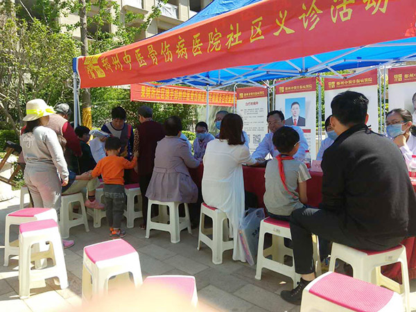 公益义诊|服务百姓健康社区义诊活动来到七里香堤小区