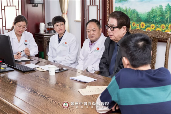 特别关注 │ 国医大师张大宁莅临我院 为肾病患者亲诊