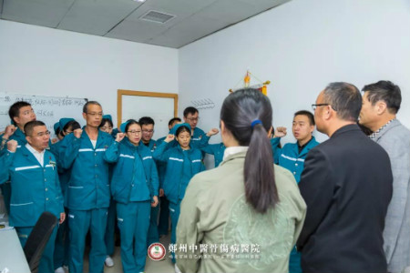 【院讯】郑州市紧急医疗救援中心管理干部莅临我院对52急救站进行实地调研