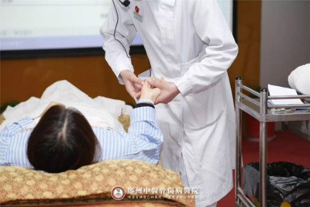 以考核促提升——我院2018年度中西医护理操作技能考核圆满结束！