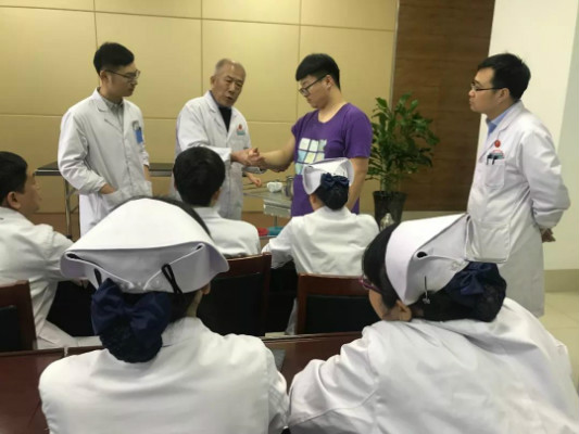 “医护联合 互促共赢”——新疆分院积极开展医护联合三基技能培训