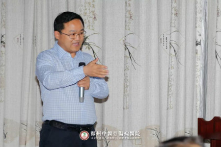 院讯│我院特邀风湿病专家孟庆良来院授课指导！